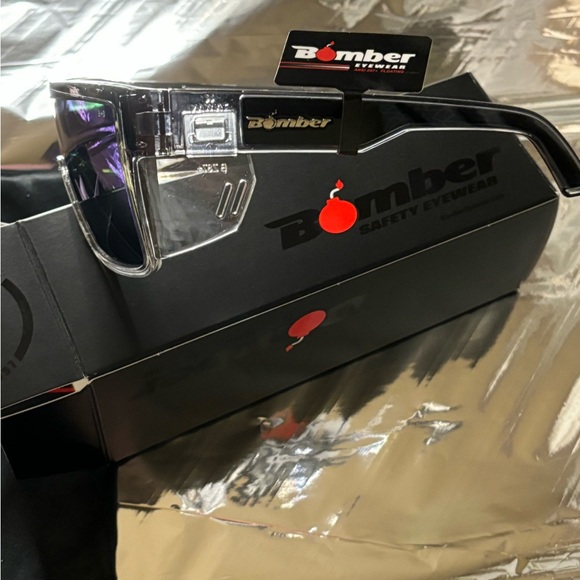 Bomber buzz polarized ANSI Z87 safety glasses- Ice blue mirror lens - Picture 4 of 8